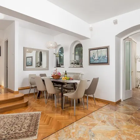 Magnolia Villa *